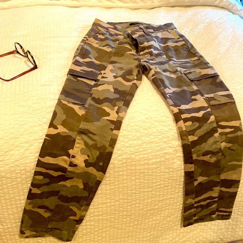 Jcrew size 24P. Camo pants